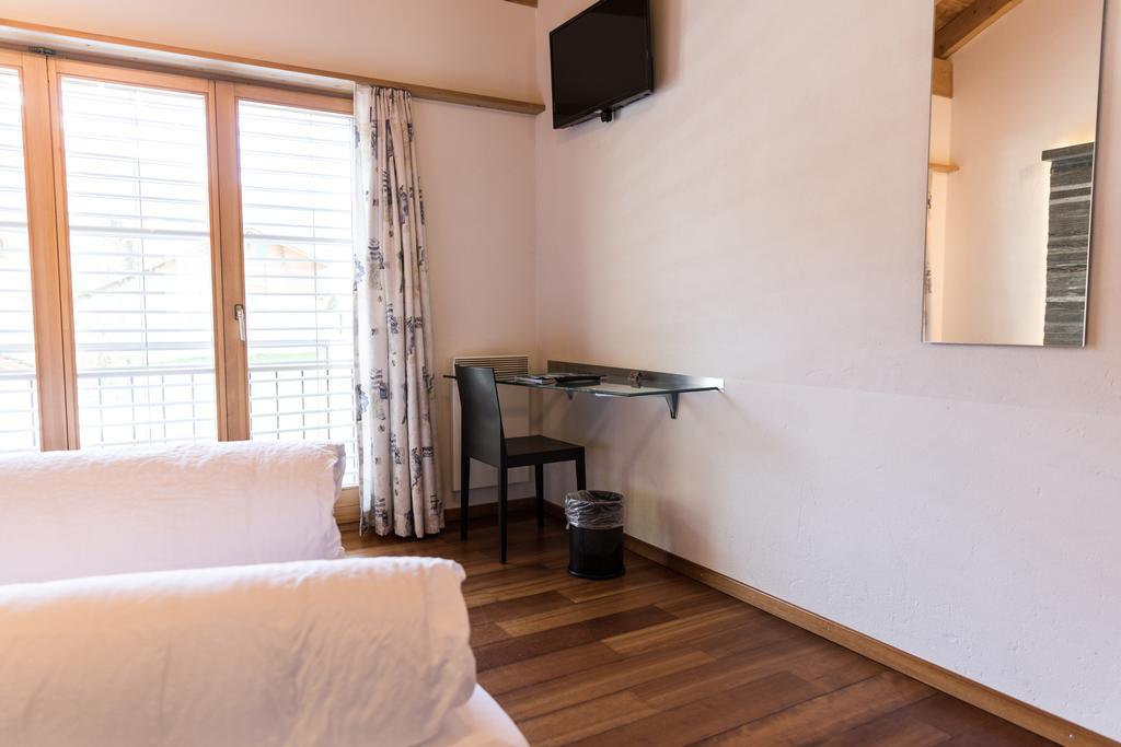 Schnider Bed&Breakfast Und Cafe วัลส์ ภายนอก รูปภาพ