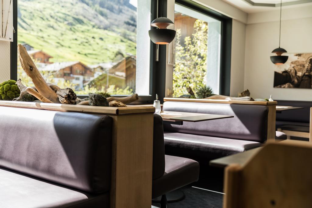 Schnider Bed&Breakfast Und Cafe วัลส์ ภายนอก รูปภาพ
